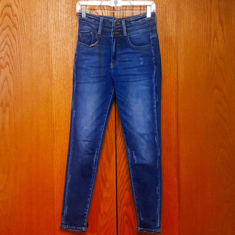 KanCan Women's Size/Waist 28 Skinny Jeans